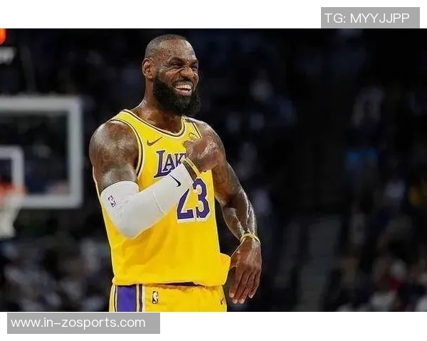 里夫斯称詹姆斯回归将提升全队表现他是无可替代的全能组织者